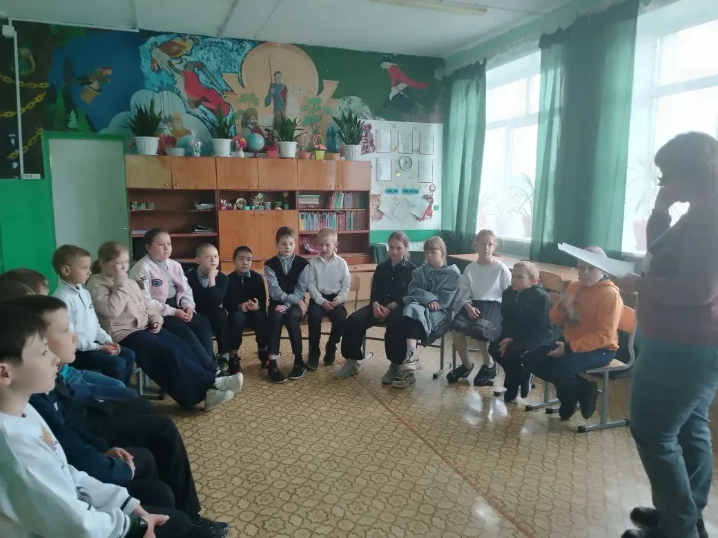 ✨ В школе прошёл познавательный час, посвящённый Дню славянской письменности!