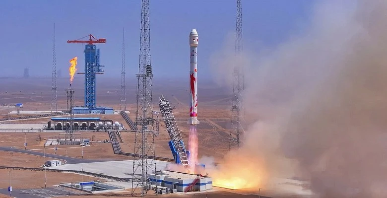 Верхняя ступень китайской ракеты Zhuque-2E, запущенной 9 июня, вскоре после выхода на орбиту разруши