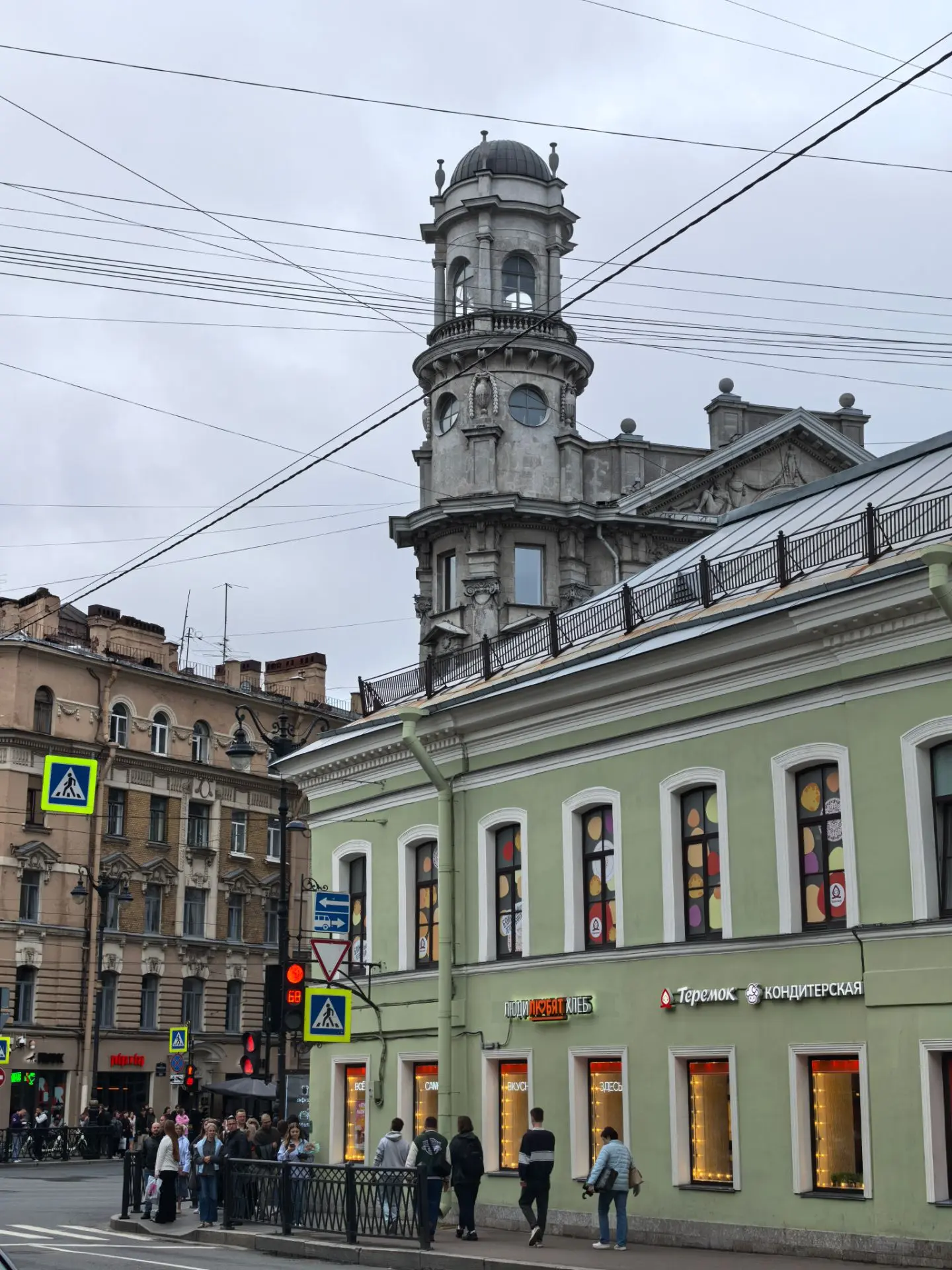 Уезжал на десять дней! Впервые за два года выбрался куда-то из Волгограда не по работе!

Были в Моск