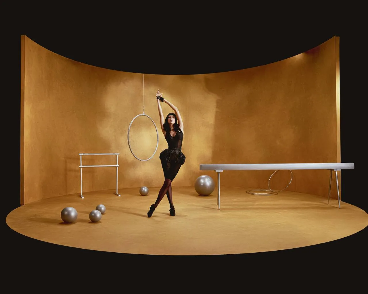 Say No More продолжают делать бомбические  кампейны. Представить Dance, второй дроп кол...