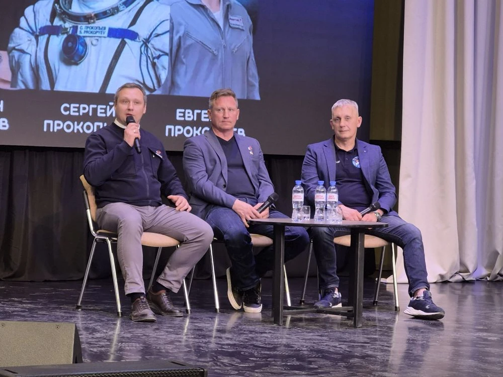 🚀 "Классная встреча" состоялась в зале ДШИ.