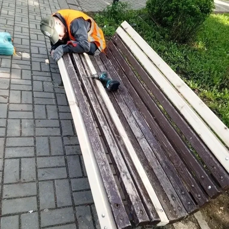 Каждый день в скверах и парках Йошкар-Олы не прекращается работа  В Йошкар-Оле ежедневно трудятся ко