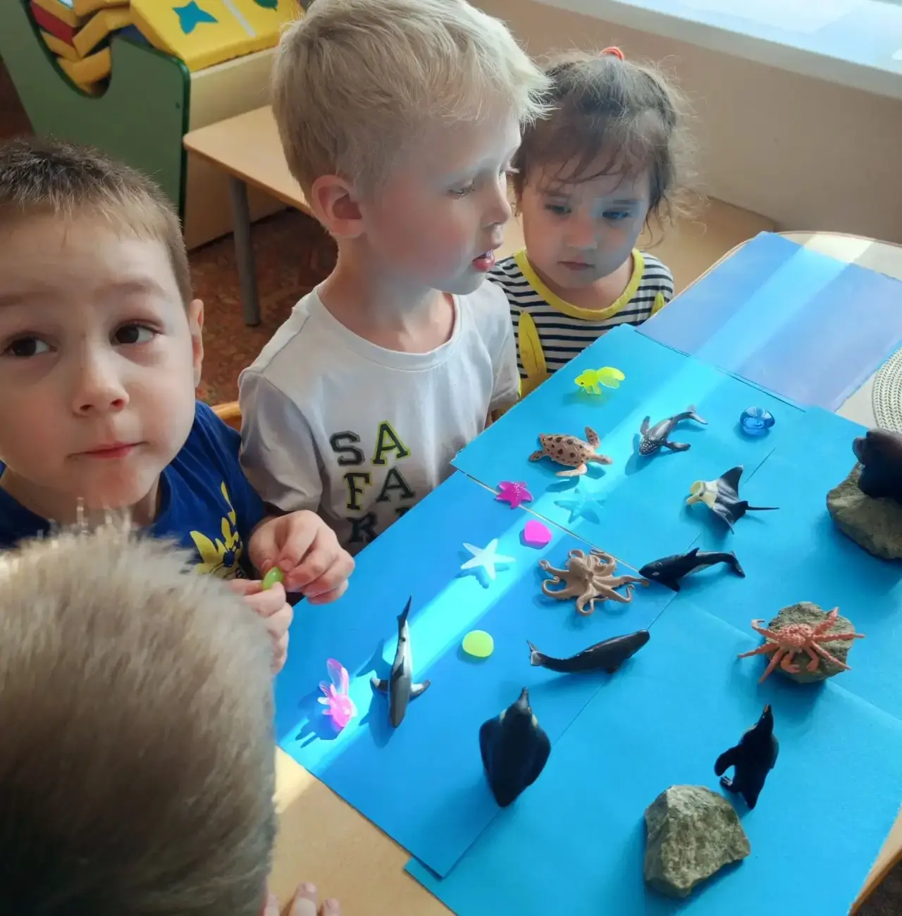 Большое плавание маленьких «Светлячков»! 🐳

Сегодня наша младшая группа отправилась в настоящее мор