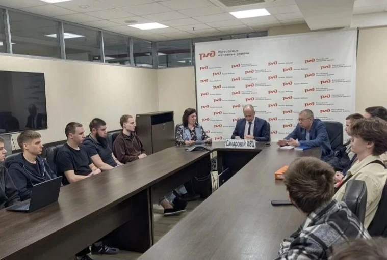 🗓️ 17 апреля для студентов 4 курса направлений ИСТ и ИВТ заведующим кафедрой  "Цифровые технологии" 