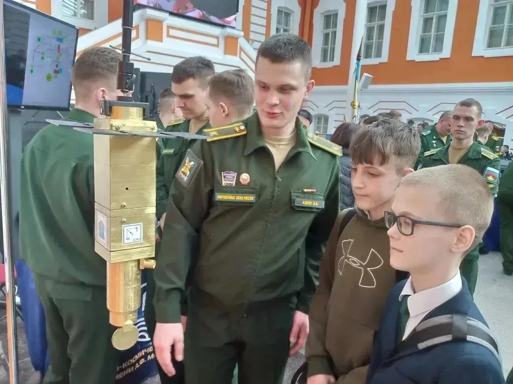 Космос становится ближе!🌌 В честь одного из главных праздников весны приглашаем вас своими глазами у