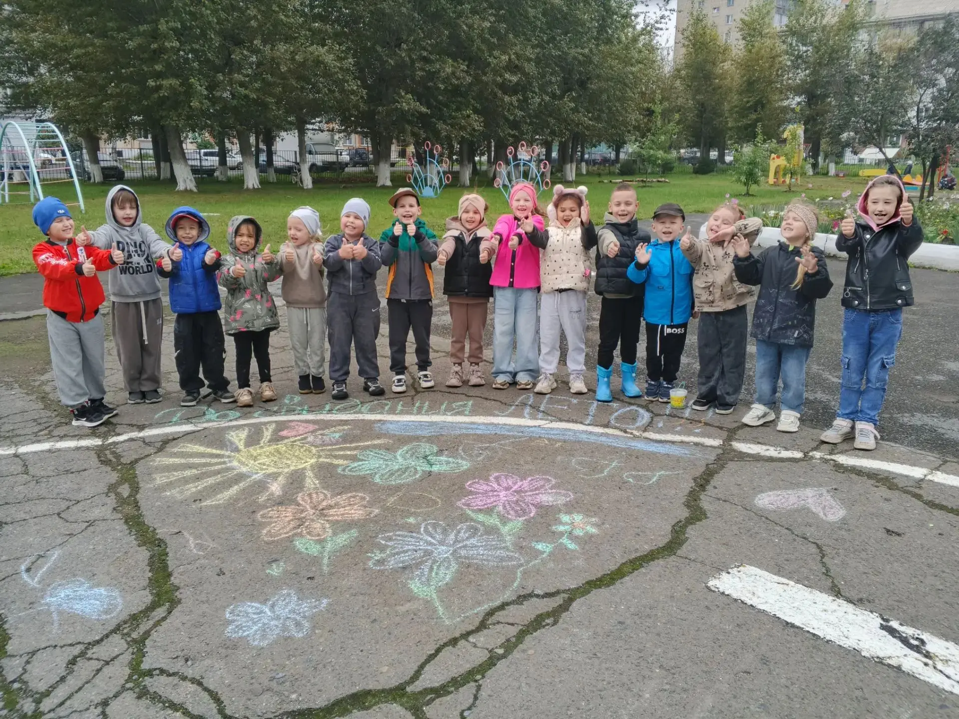В рамках реализации летнего оздоровительного проекта в старшей группе «Сказка» прошло п...