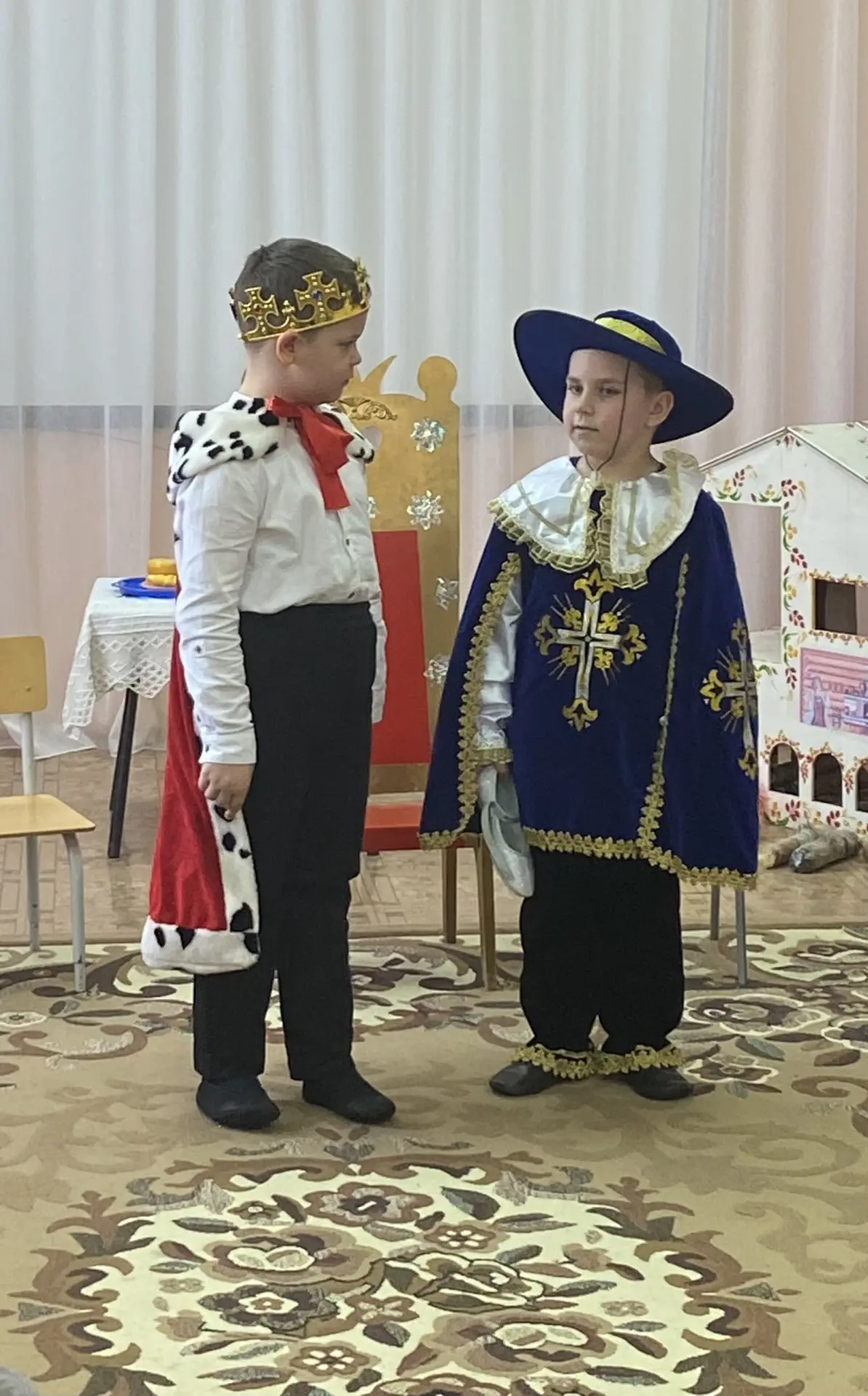 Сегодня в нашем детском саду прошёл день русских народных сказок, который был посвящен ...
