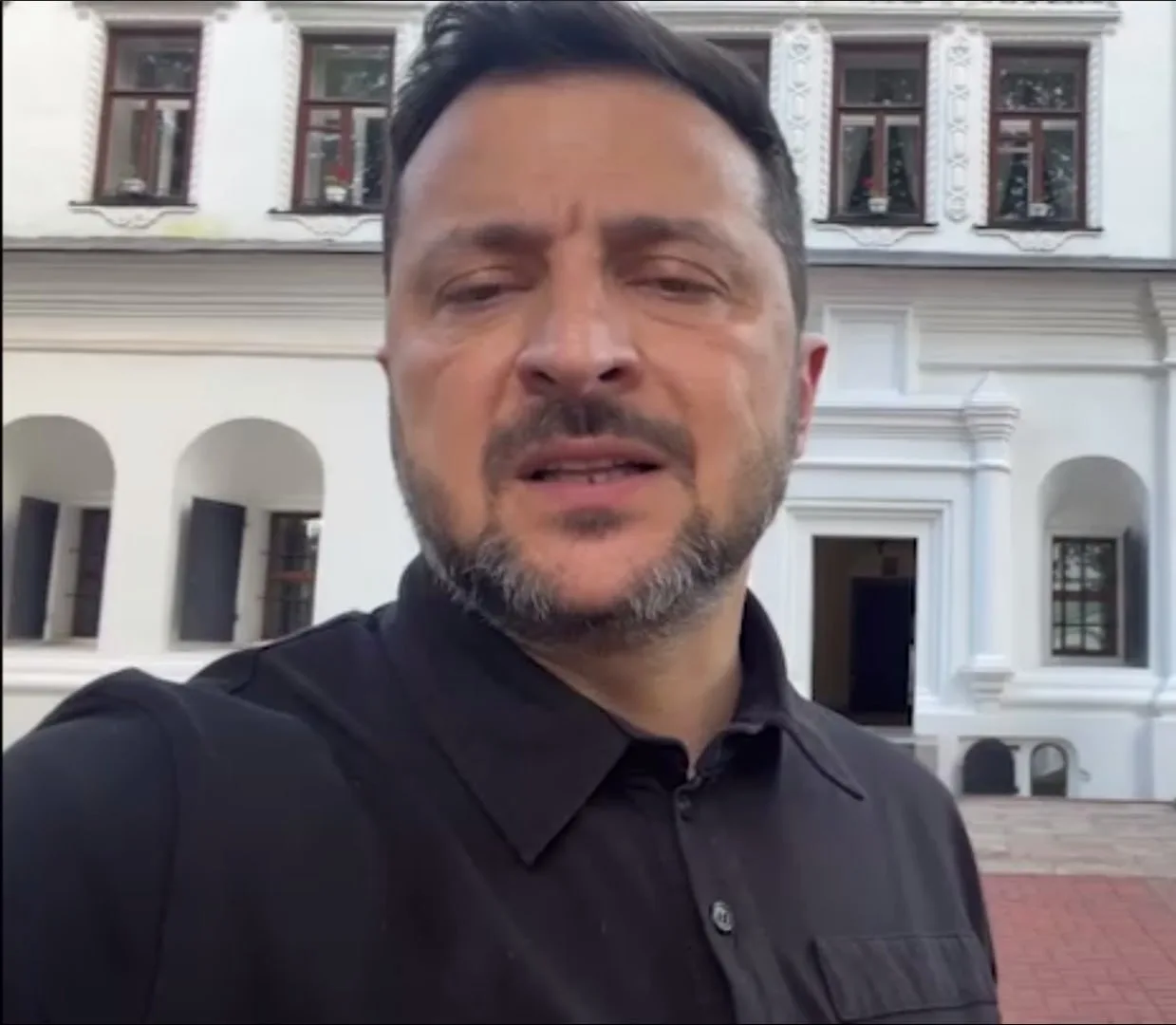 👔 Удалось сбить только одну цель: Зеленский снова пожаловался на нехватку ракет Patrio...