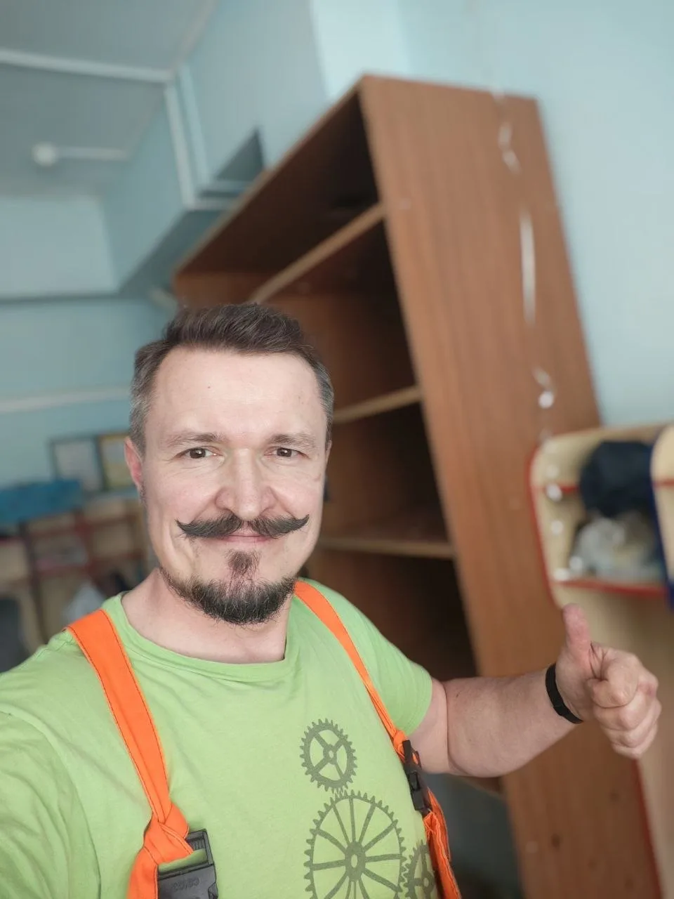 Друзья, привет! Делитесь в комментариях, как вы проводите выходные?)