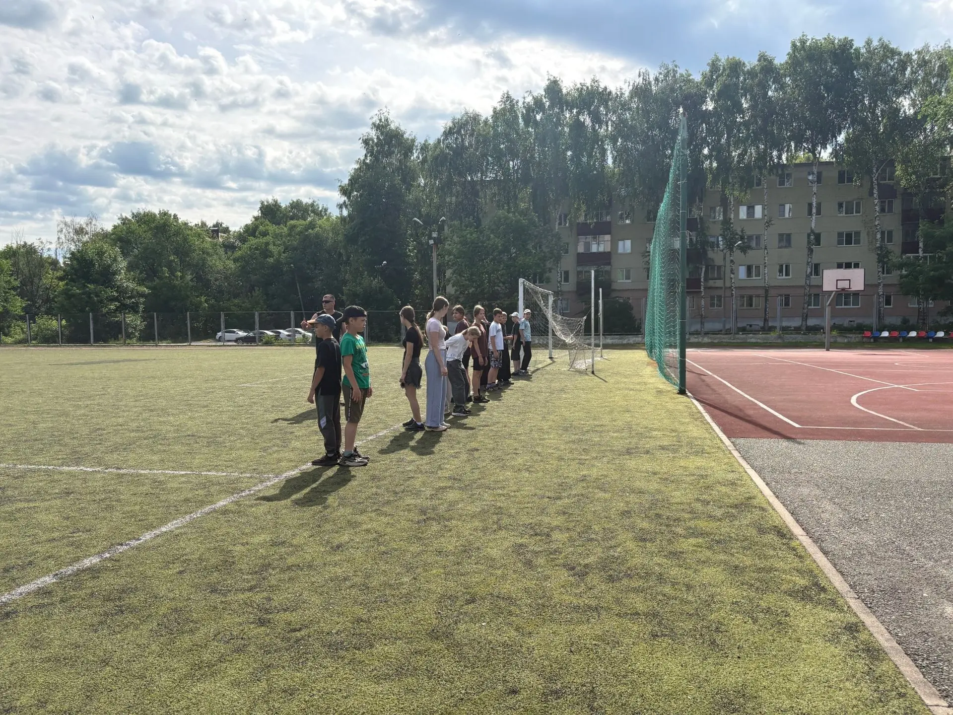 ☀️ Лето в разгаре, а в пришкольном лагере — ещё жарче! 🔥

В лагере «Движение Первых» ребята:
💪 зак