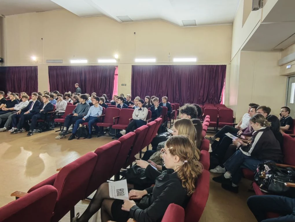 Шаг в будущее: старшеклассники школы встретились с представителями ТПУ и завода «Иркутсккабель»  22 