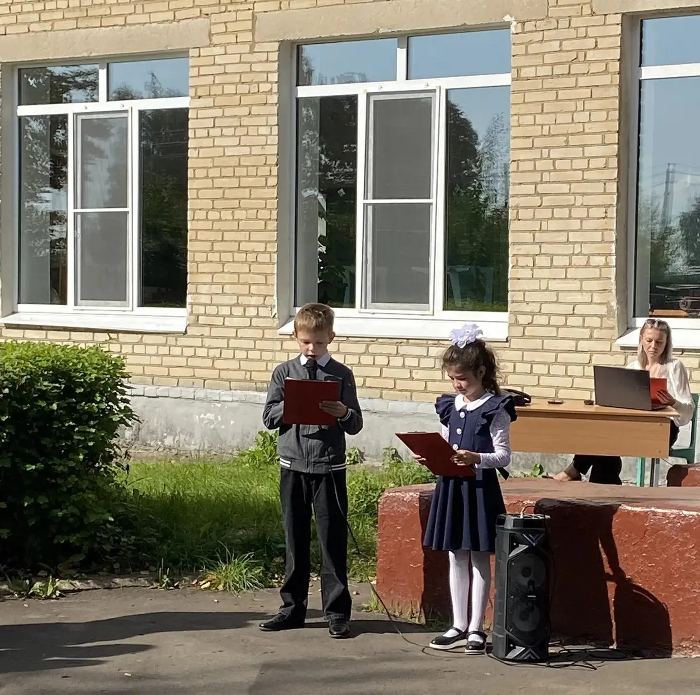 Сегодня в нашей школе состоялась торжественная линейка, посвященная Дню знаний. Праздни...