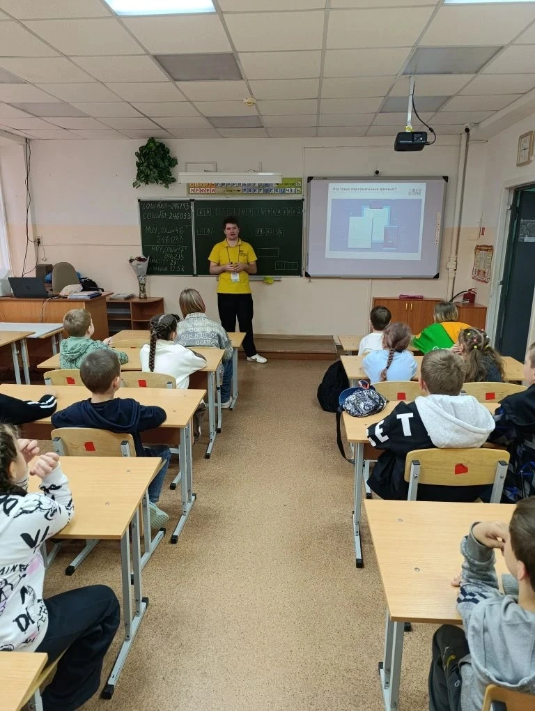 ✨ Встреча с экспертами кибербезопасности в ДОЛ «Солнышко»! ✨

В рамках летней смены нашего лагеря пр