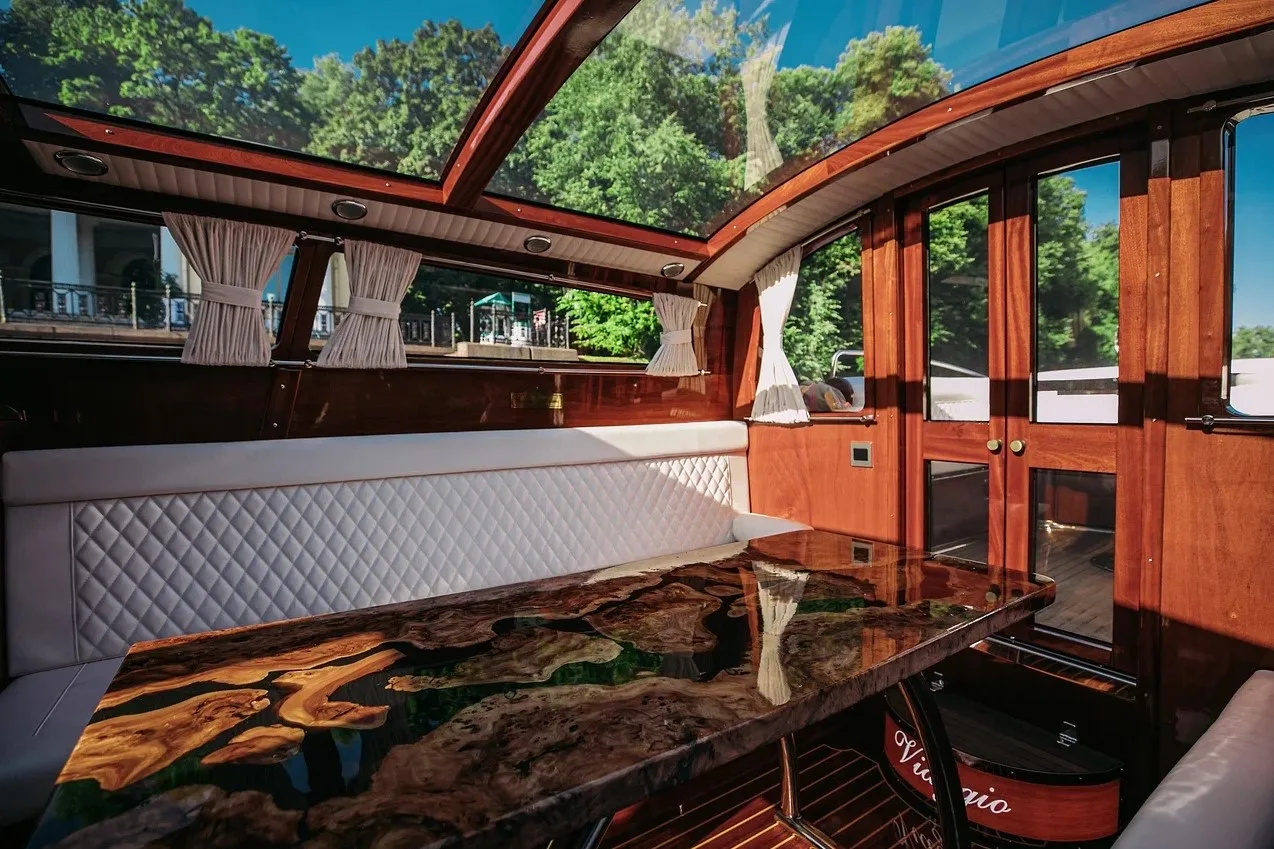 Виаджо
👴 до 10 человек
⚓️ Фонтанка
🚾 Туалет ➕
💳 от 28 000 час

https://78kater.ru/katera/viaggio

