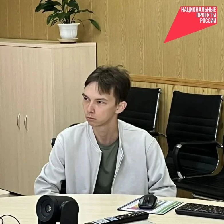 Житель Борисовки Даниил Милишенко получил 350 000 рублей по социальному контракту на открытие фото- 