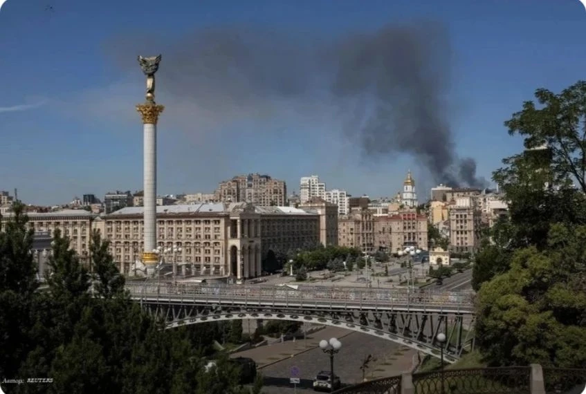 ❗Акция протеста прошла в центре Киева на площади Независимости