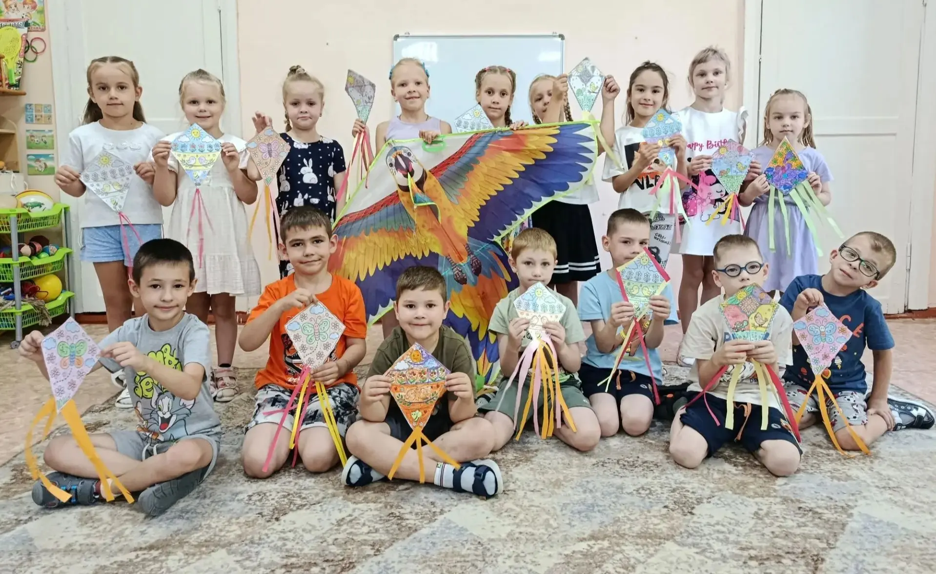 ...Ураган творчества и буря эмоций! Кажется, даже ветер сегодня радовался, помогая нашим змеям забра