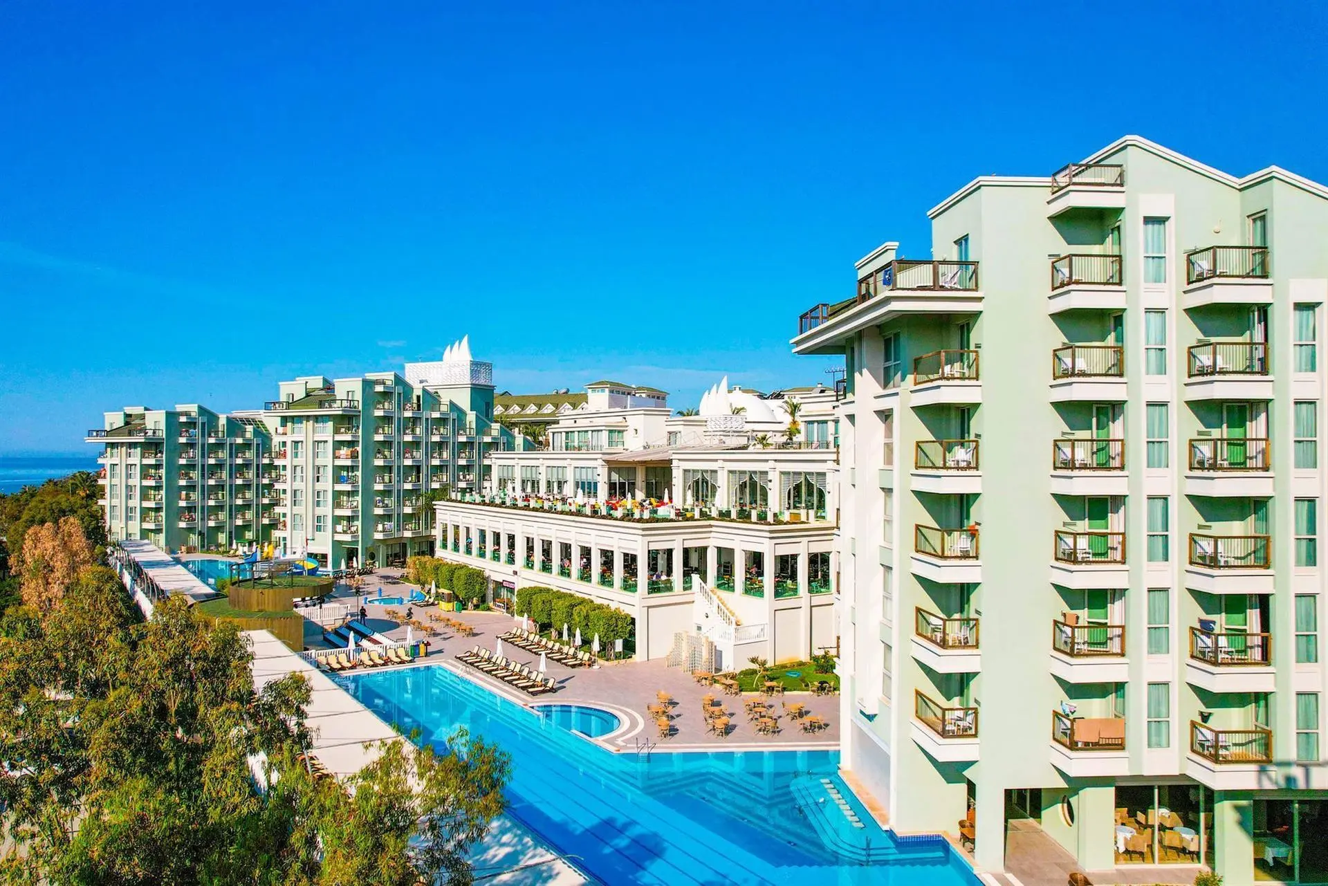 🌴Отель Royal Atlantis Spa & Resort 5 - красавчик в курортном поселке Чолаклы.