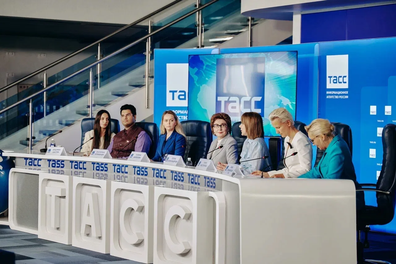 Приняла участие в пресс-конференции, которая прошла в ТАСС.
