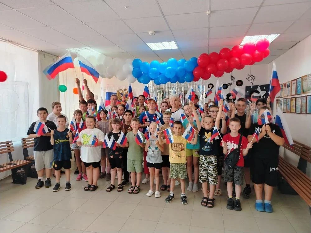 В нашем пришкольном лагере  "Солнышко" 11 июня прошёл насыщенный и праздничный день, посвящённый Дню