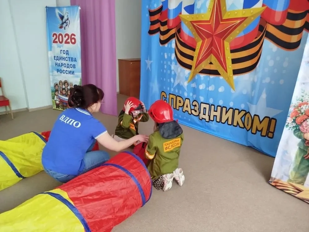 МОУ "СОШ имени Л.М. Доватора", корпус 2-5. В подготовительную группу 4 "Осьминожки" приходила инстру