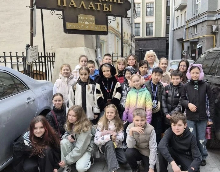 Начало каникул у наших учеников  🍀 Ученики 9 «3» класса вместе с советником директора по воспитанию 