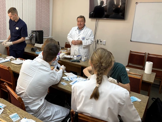 Никита Зверев и Анна Папырына стали победителями олимпиады по хирургическому шву