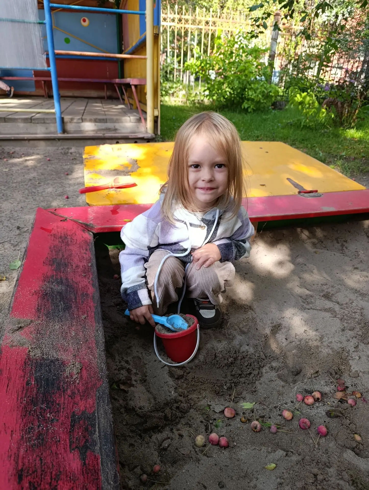 Солнышко🌞 сияет ярко,