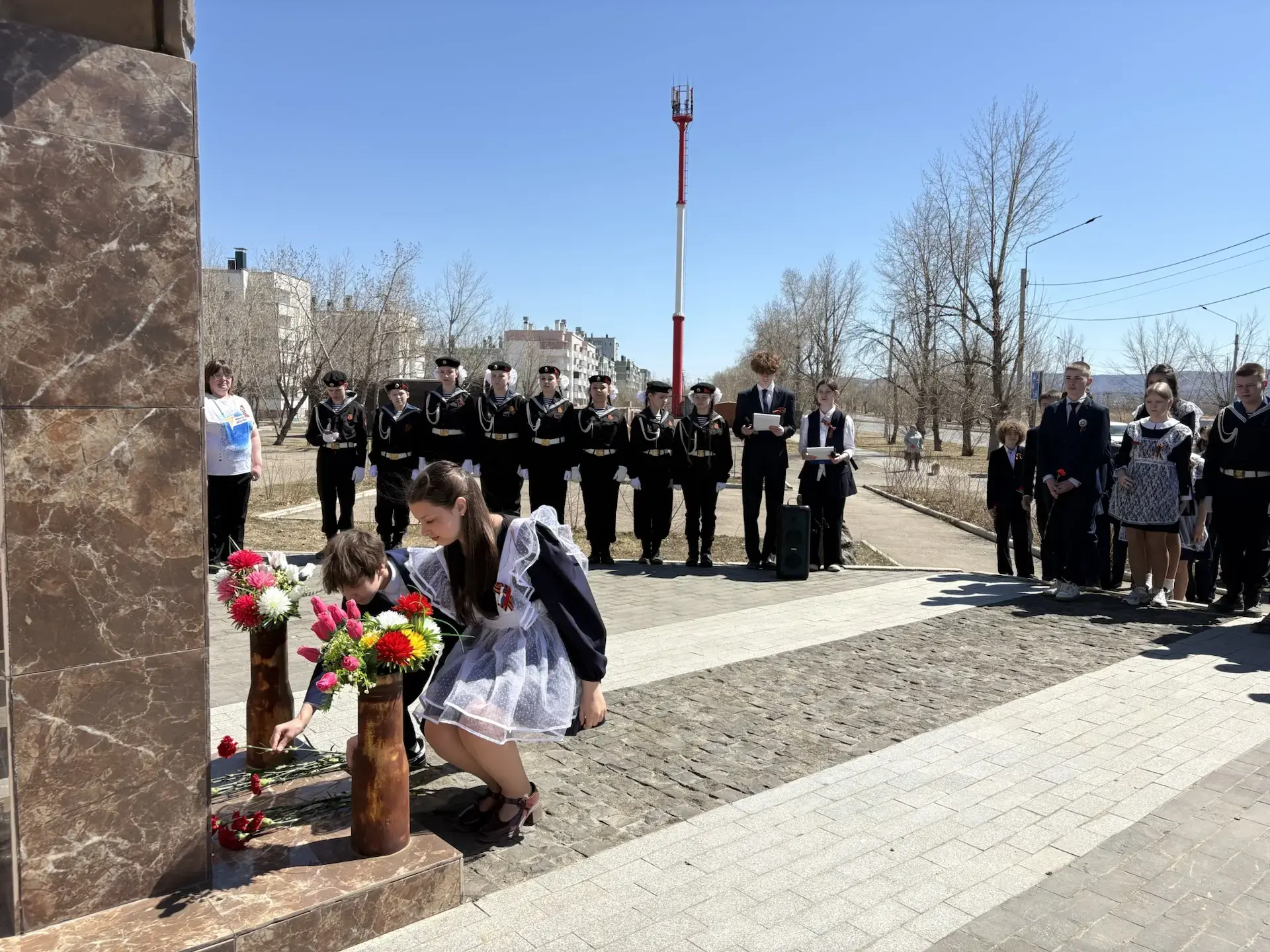 7 мая юнармейцы школьного Почётного караула, обучающиеся 7Д и 8Д классов  принимали участие в городс