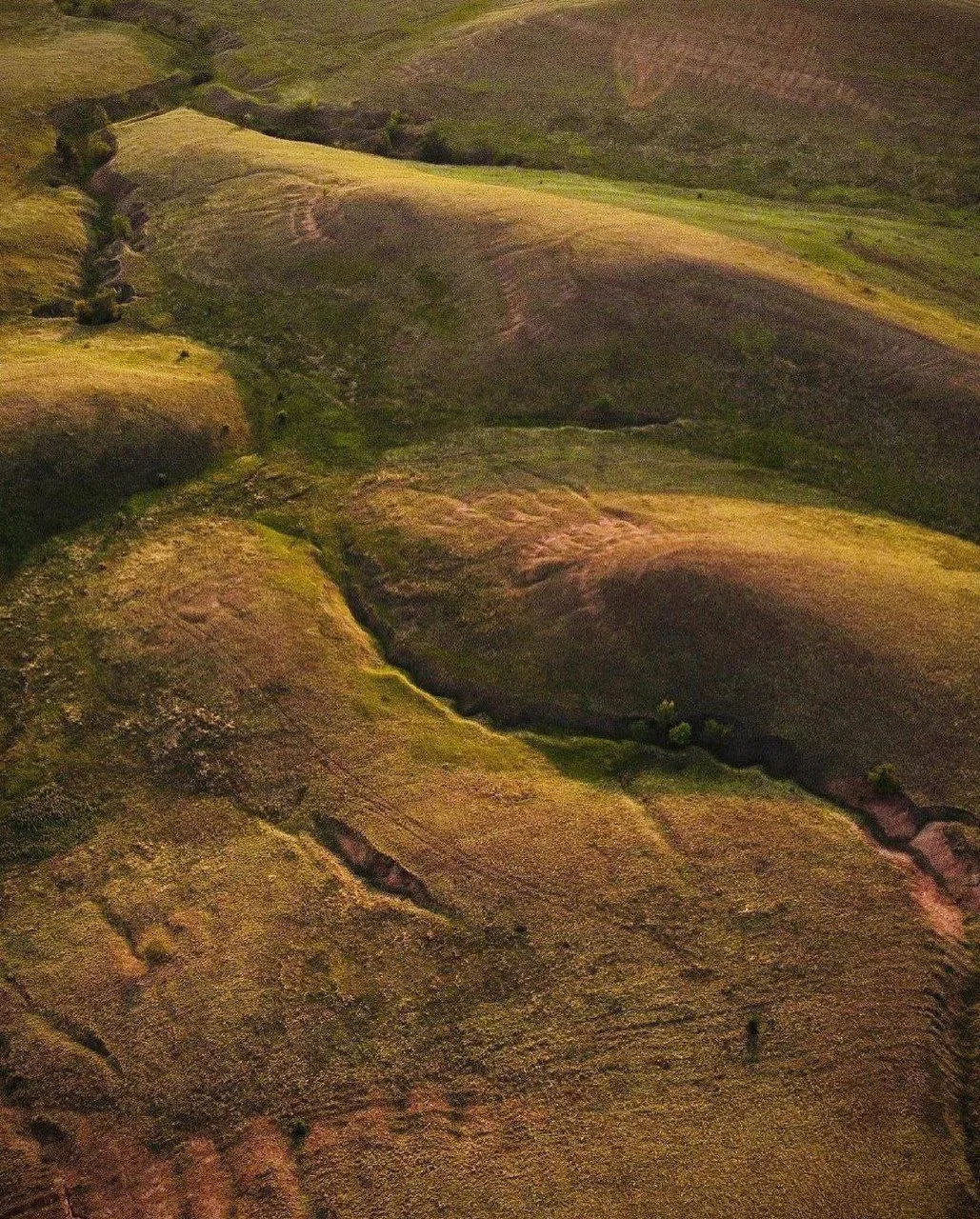 Раковская Лысая гора в Самарской области  По дороге в село Большая Раковка Самарской области издали 
