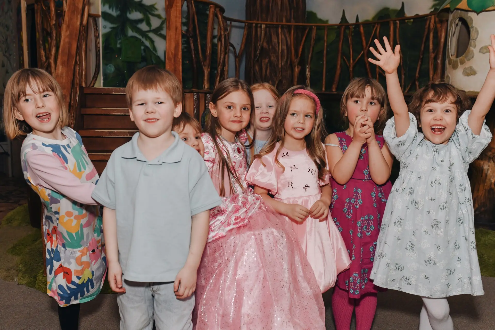 Мы до стх пор любуемся нашими фотографиям с дня рождения в «Сказкин Дом».🩷🩷   Кстати, секретный пром