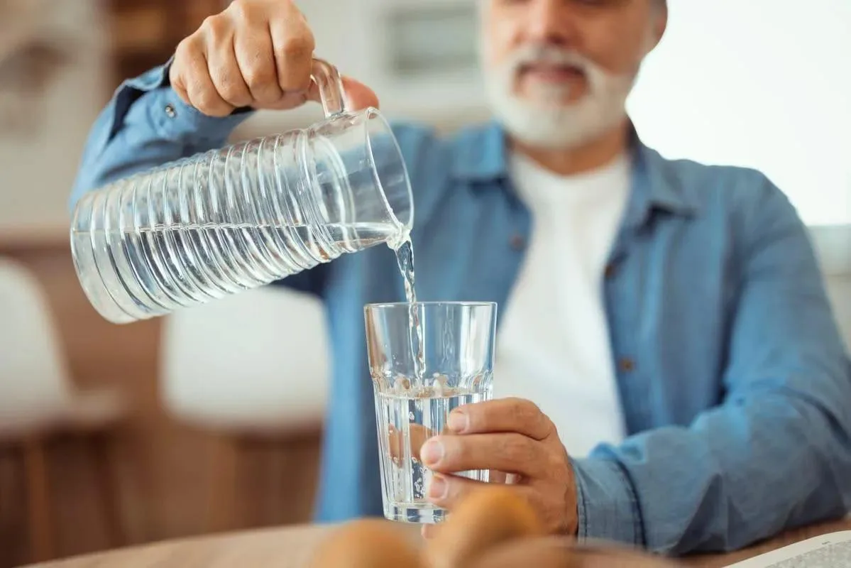 Почему стоит выпивать воду перед сном?