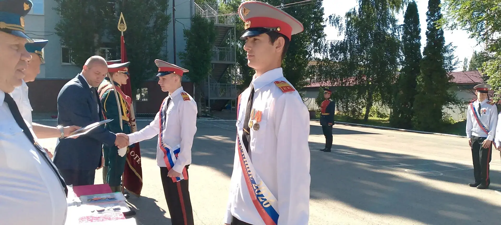 Сегодня в кадетской школе прошла торжественная церемония вручения аттестатов 11- ти классникам. На м