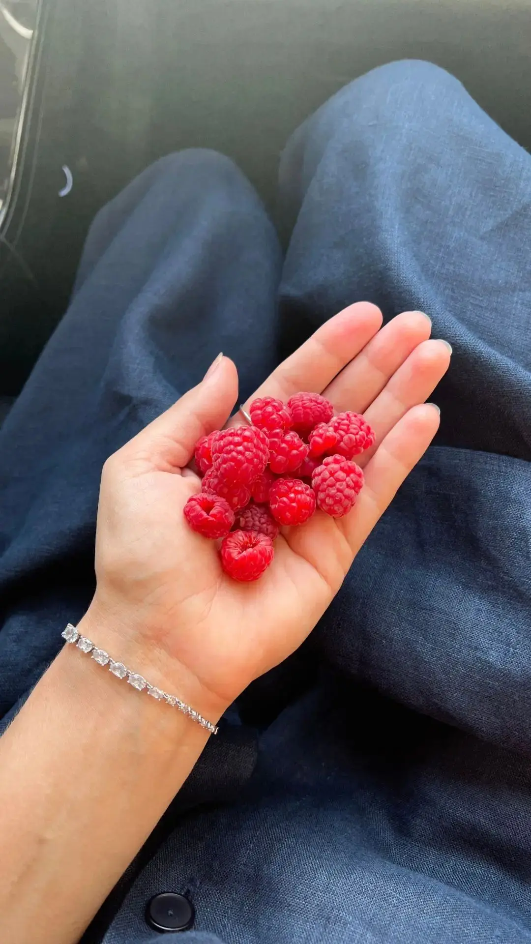 🍓 Свежая малина и клубника Альбион в наличии.