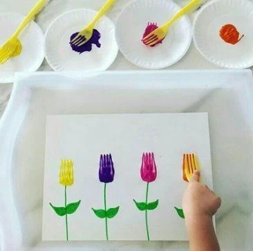 Красивые рисунки из отпечатков краской вилкой и втулкой 

🕊️🕊️🕊️🕊️🕊️🕊️🕊️🕊️🕊️🕊️🕊️
⠀
Благод