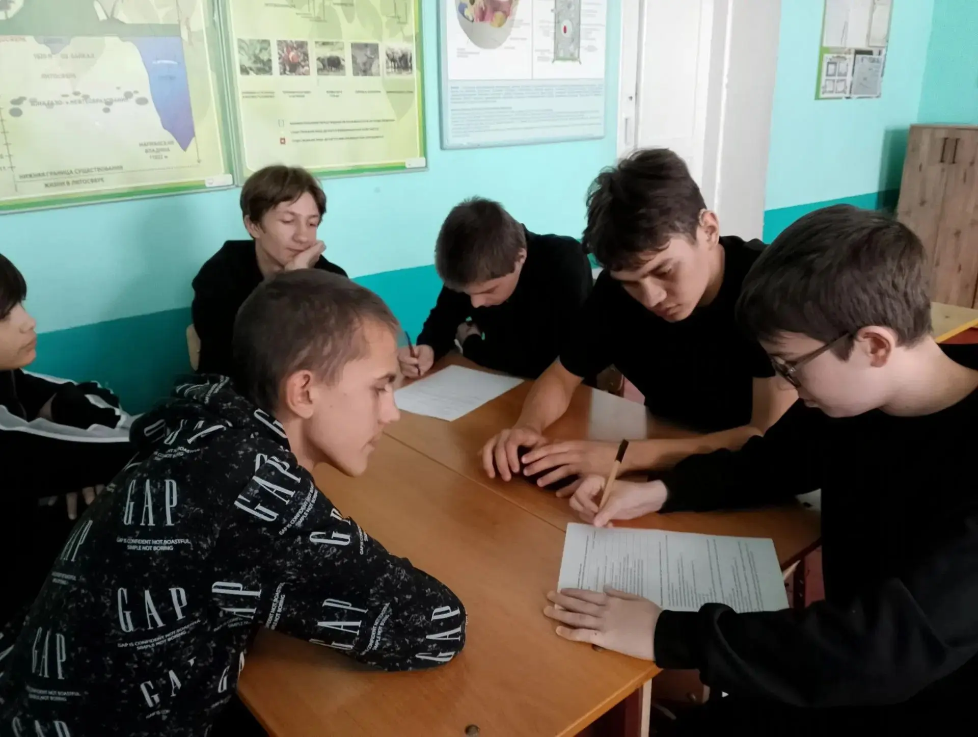В школе проведены мероприятия, направленные на формирование навыков конструктивного общ...