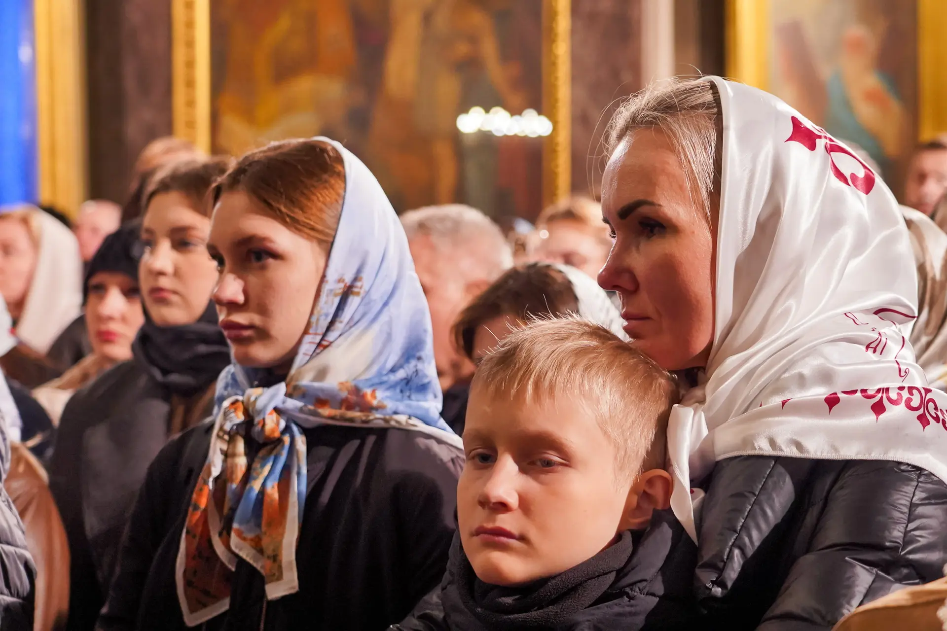 Дорогие ленинградцы-петербуржцы!  Сердечно поздравляю вас со Светлым Христовым Воскресением!  Пасха 