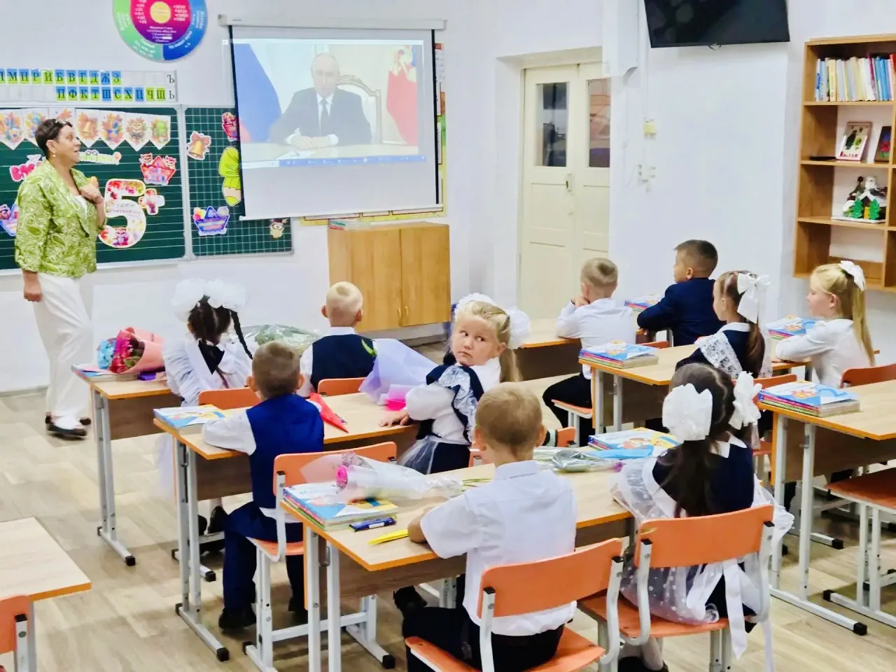 🍁В День знаний, 1 сентября, во всех классах прошел первый в новом учебном году урок из...