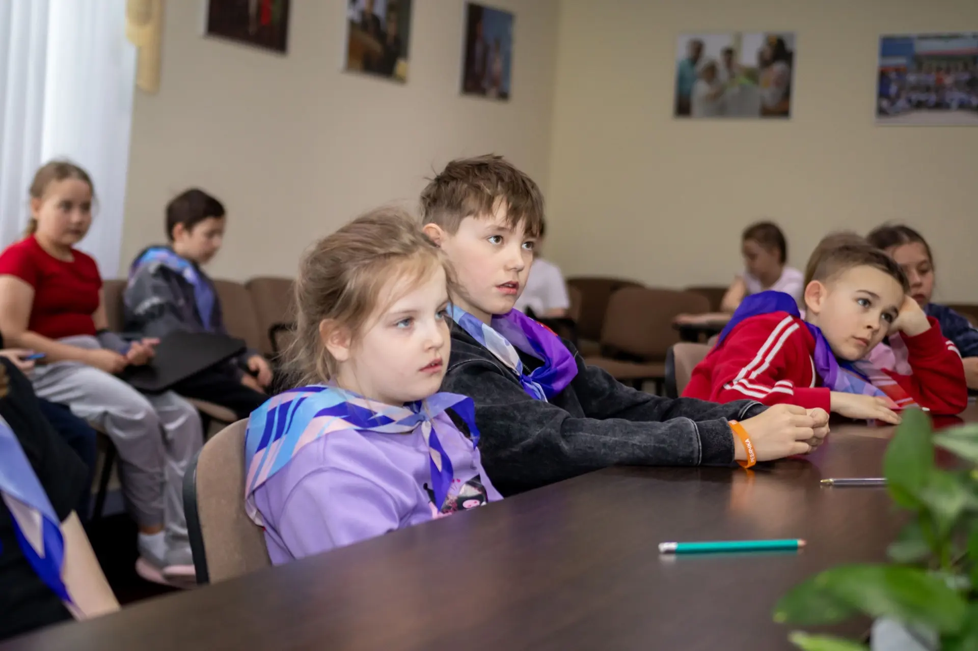ХРАНИТЕЛИ ПАМЯТИ: СМЫСЛЫ, КОТОРЫЕ ВАЖНО СОХРАНИТЬ   Каждый день на смене «Орлят России» посвящён нов