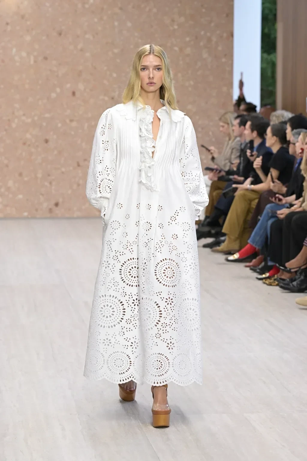 🤩 Дочь Гвинет Пэлтроу дебютировала на подиуме Chloé в Париже