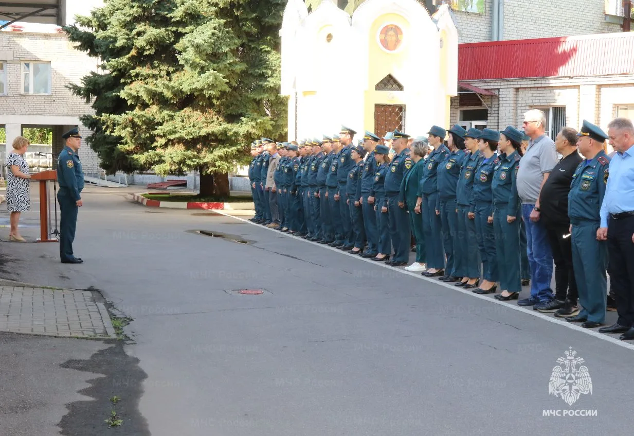 В преддверии Дня Государственного флага в Главном управлении состоялось торжественное м...