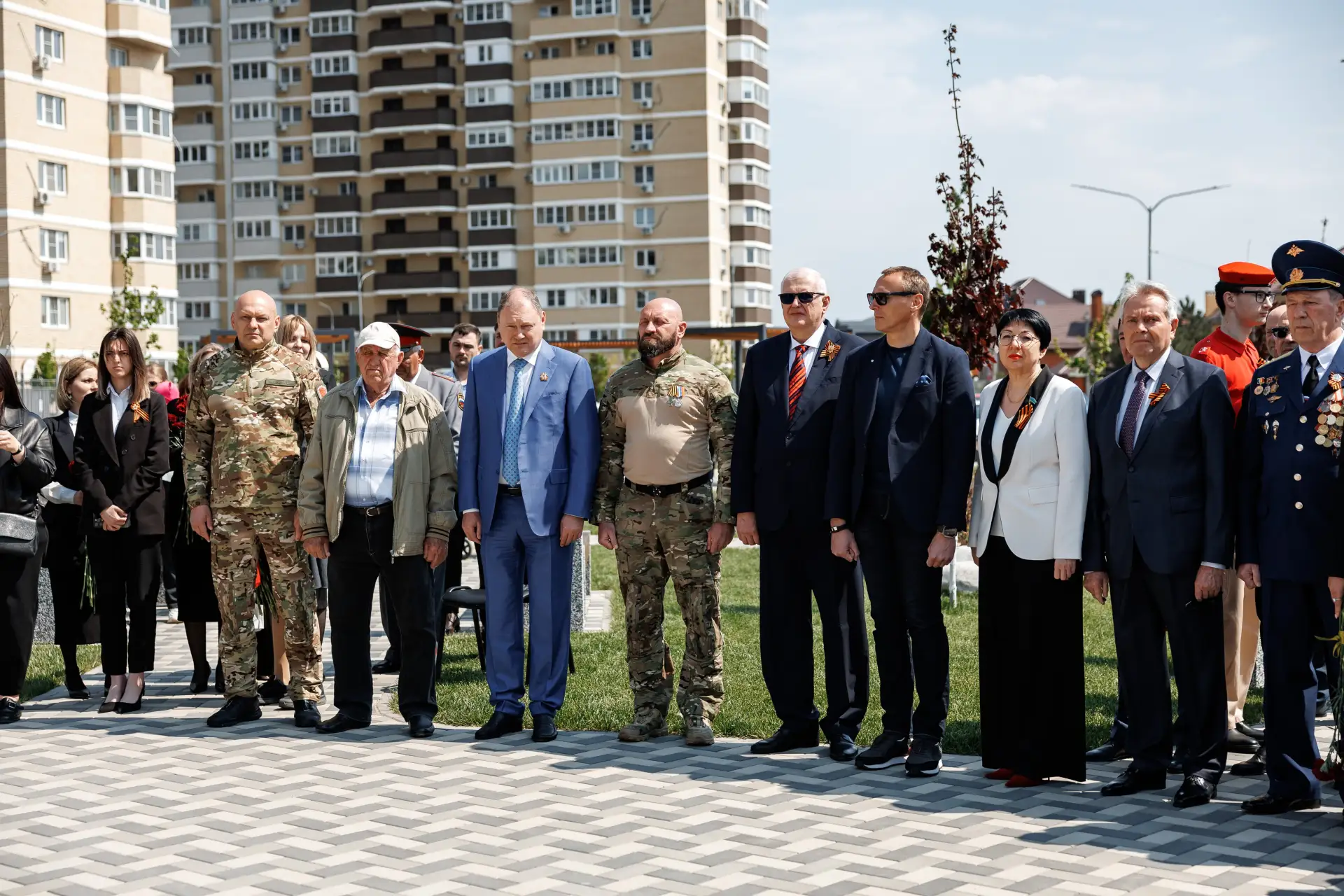 В преддверии Дня Победы в городе Батайск открыли бюст Героя Советского Союза Половинко ...