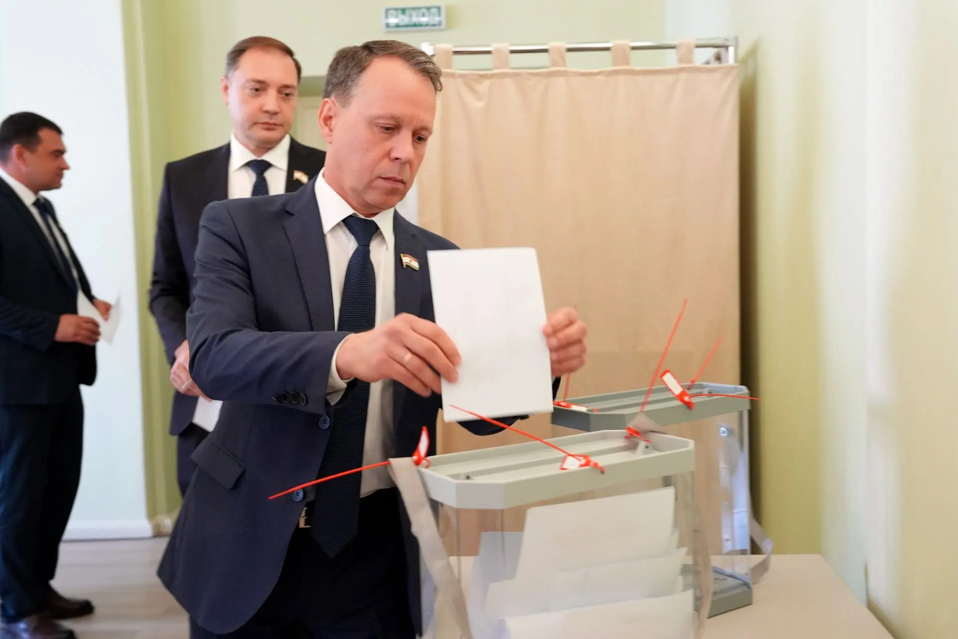 В Саранске стартовала работа восьмого созыва республиканского парламента. На первом орг...