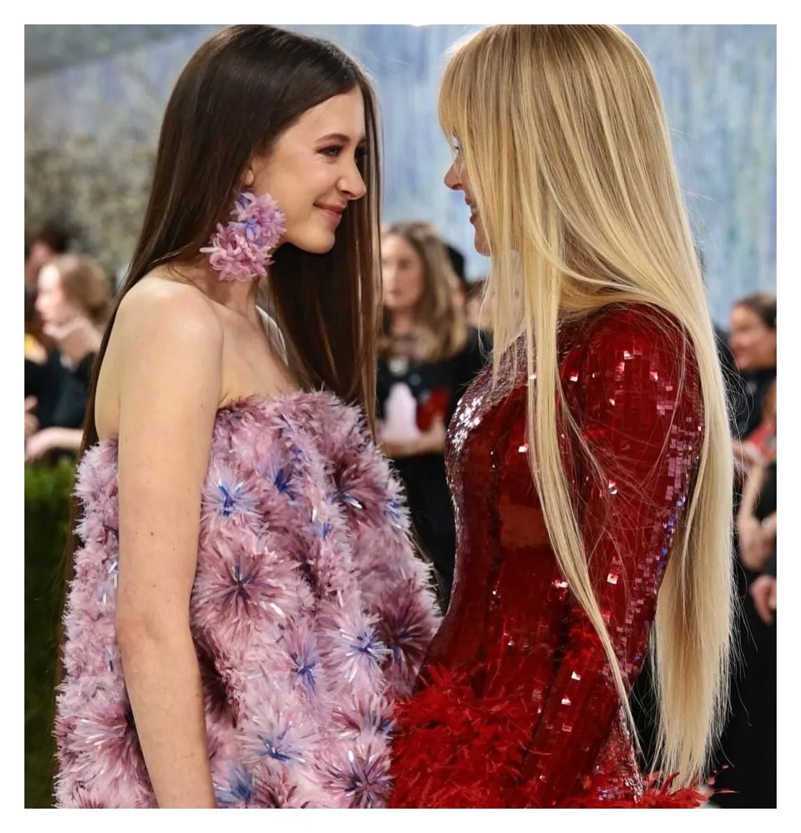 Доброе утро! Сегодня ночью прошло главное фэшн-мероприятия года — Met Gala в Метрополит...
