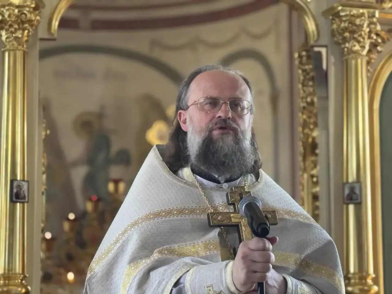 Родина земная вспоминает Родину небесную. Иерей Георгий Кириндас в День русских святых 
 
Воскресный