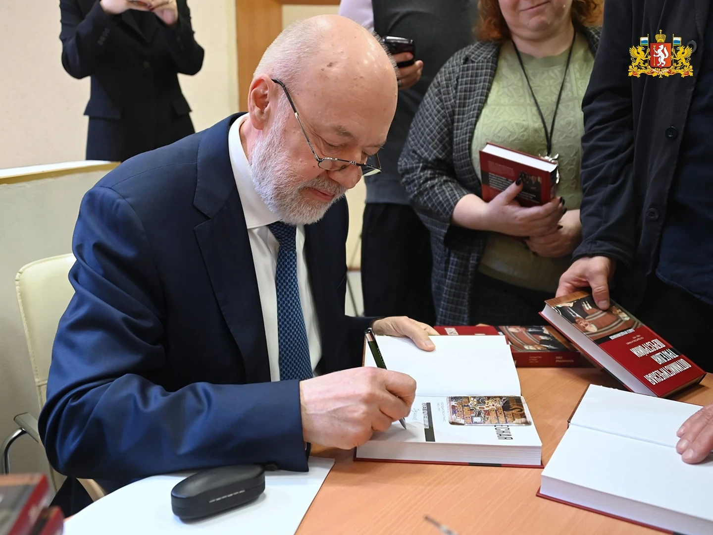 📕 Книгу о перестройке презентовали в Екатеринбурге
