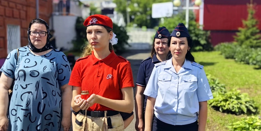 Полицейские в Луховицах почтили память детей, погибших в Донбассе

27 июля сотрудники полиции ОМВД Р
