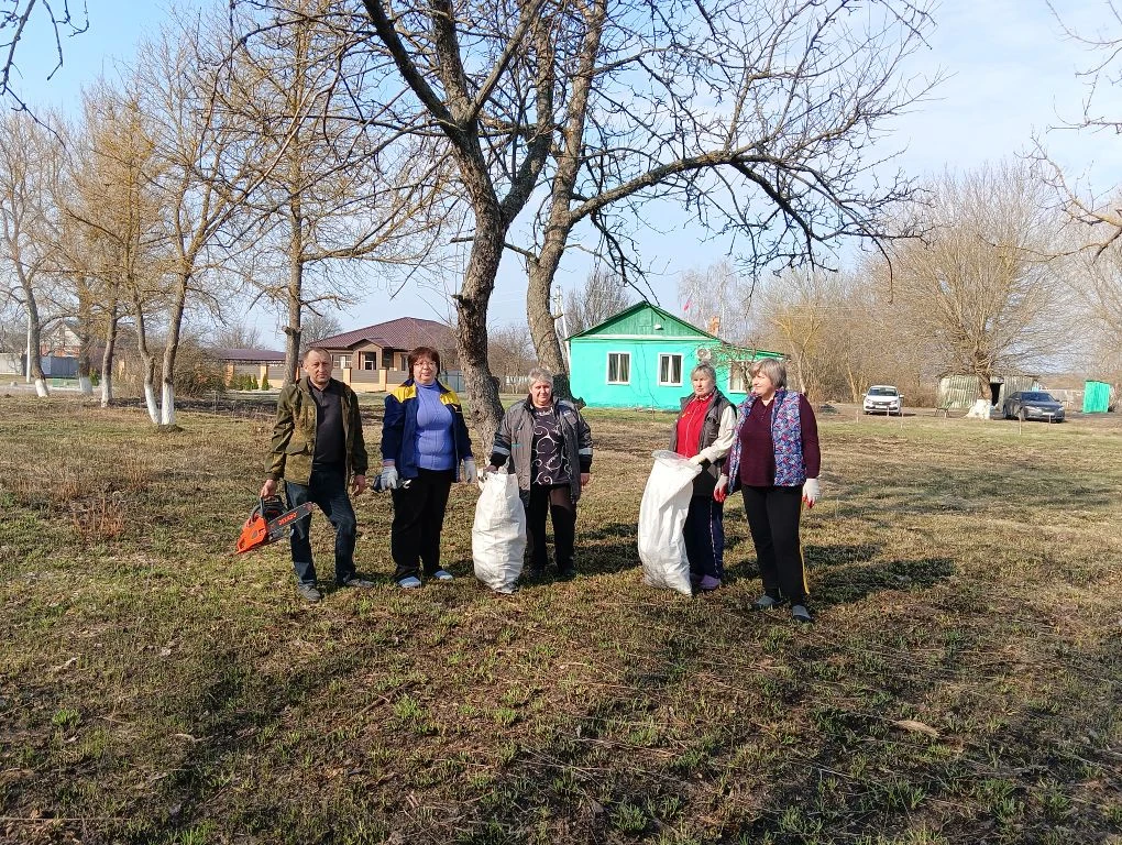 В рамках месячника по благоустройству и наведению санитарного порядка на территории Дру...