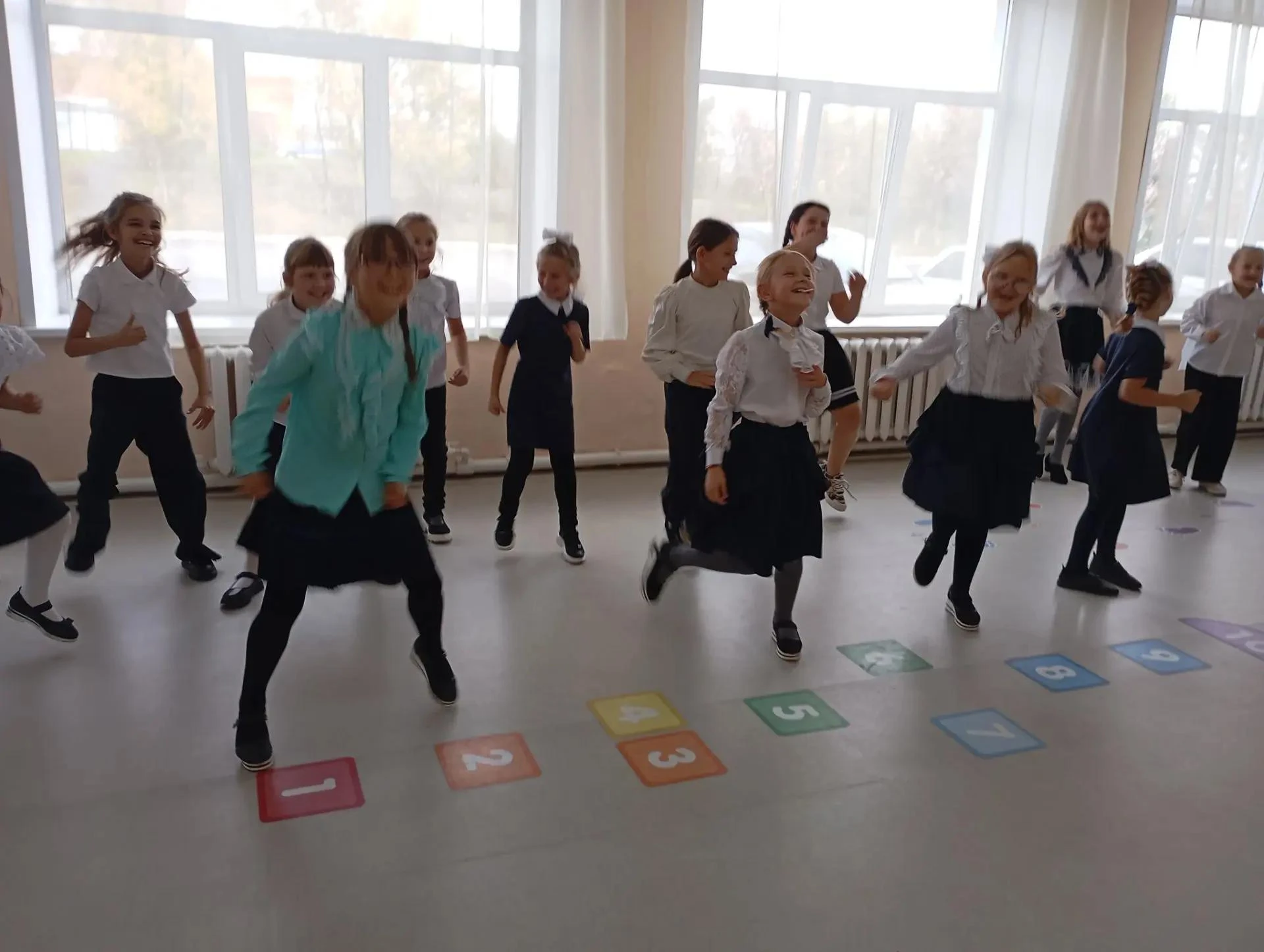 🎉 День учителя в Раздольнинской школе — день, когда всё по-особенному! 🎉