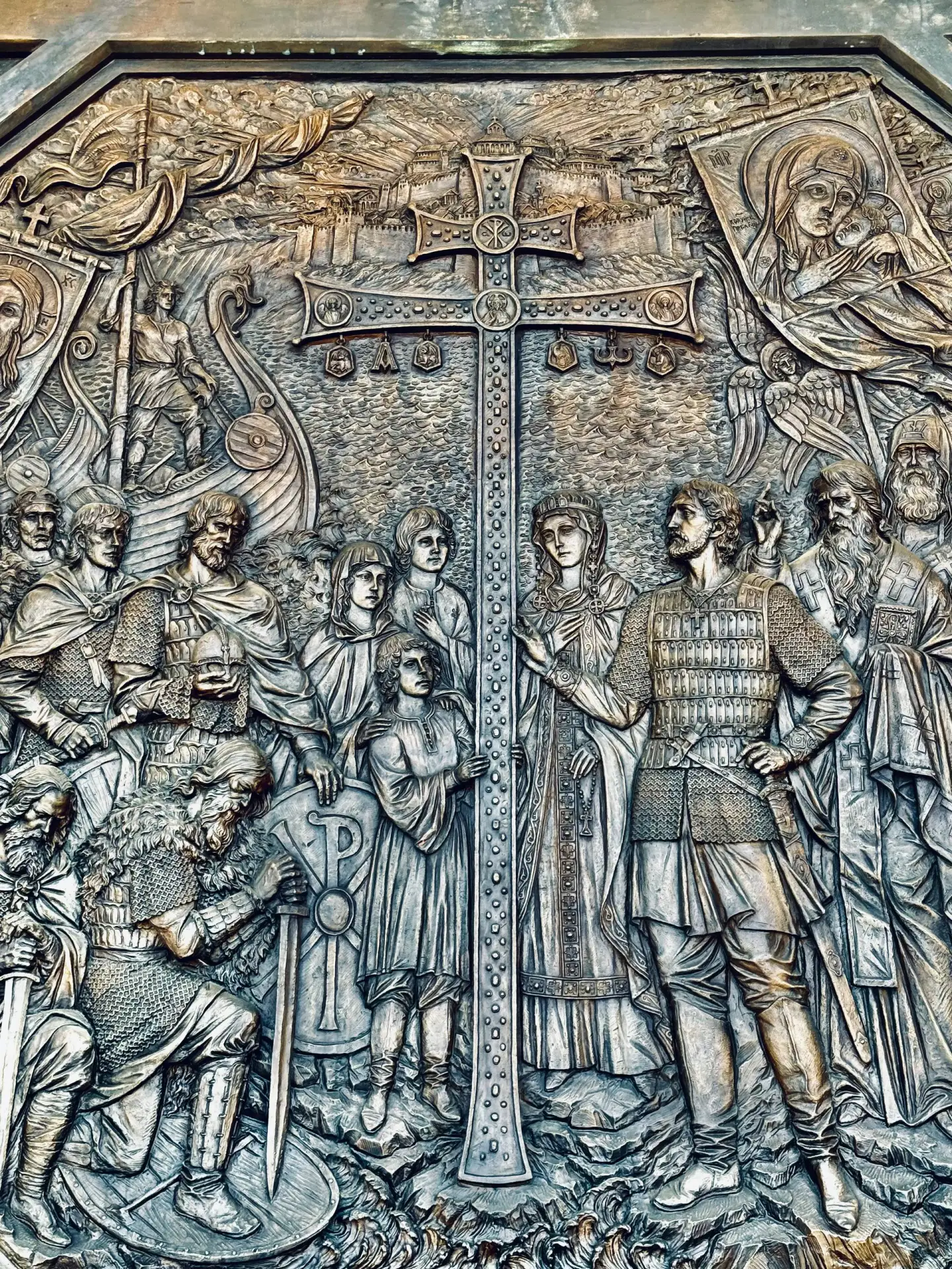 🏛 Барельефы Музея Крыма и Новороссии — история, запечатлённая в бронзе